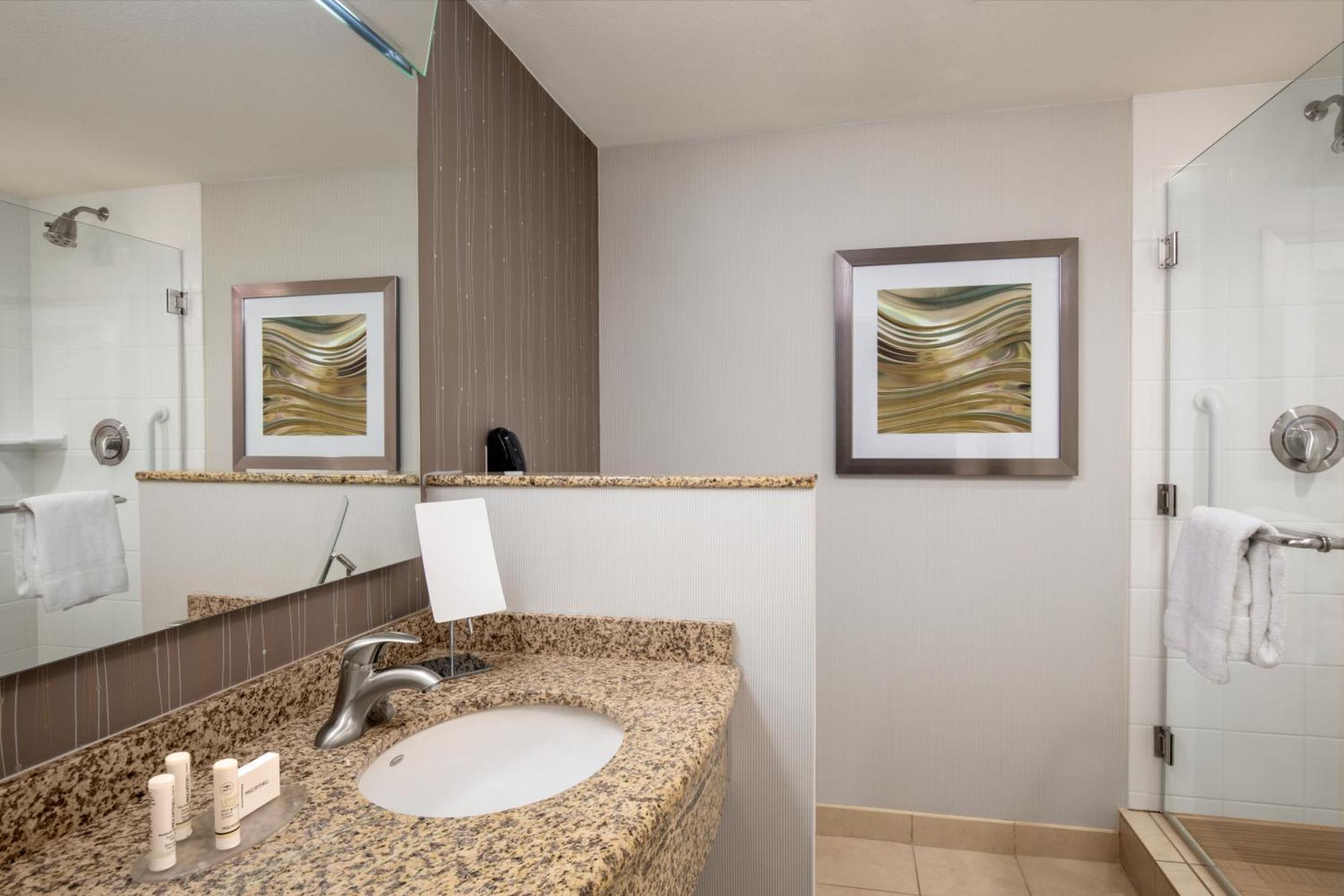 Hotel Courtyard By Marriott Dallas At Event Center 3*