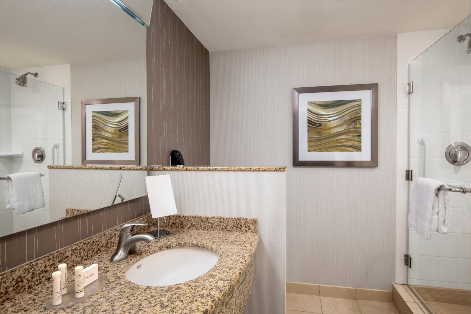 Courtyard By Marriott Dallas At Event Center 3*