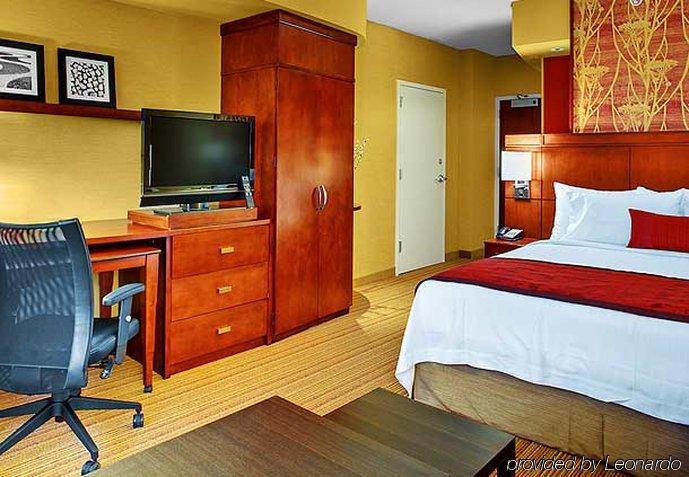 Courtyard By Marriott Dallas At Event Center Hotel